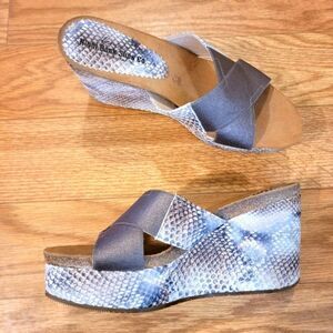 Right Bank Shoe Co. Snakeskin Print Platform Sandals